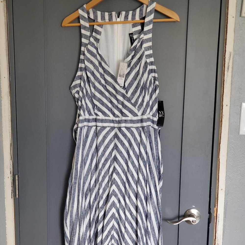 Fit and flare sleeveless dress